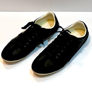 Lacoste Black Leather Sneakers-Like New